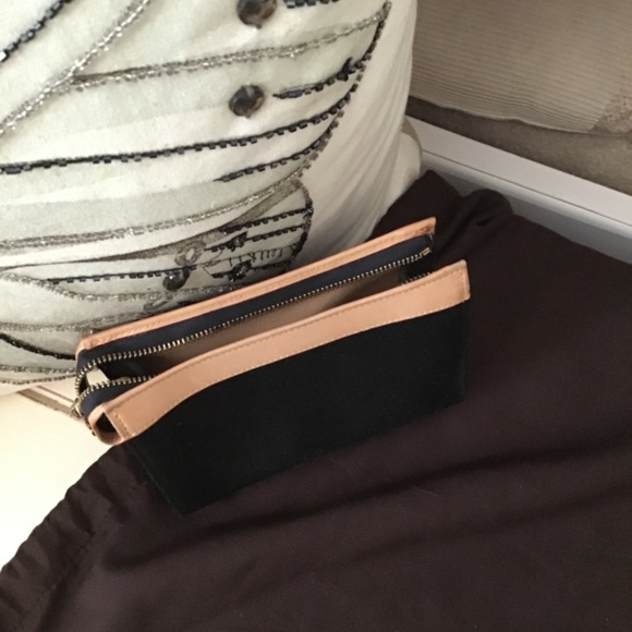 Dooney & Bourke Cosmetic Bag - Picture 3 of 3